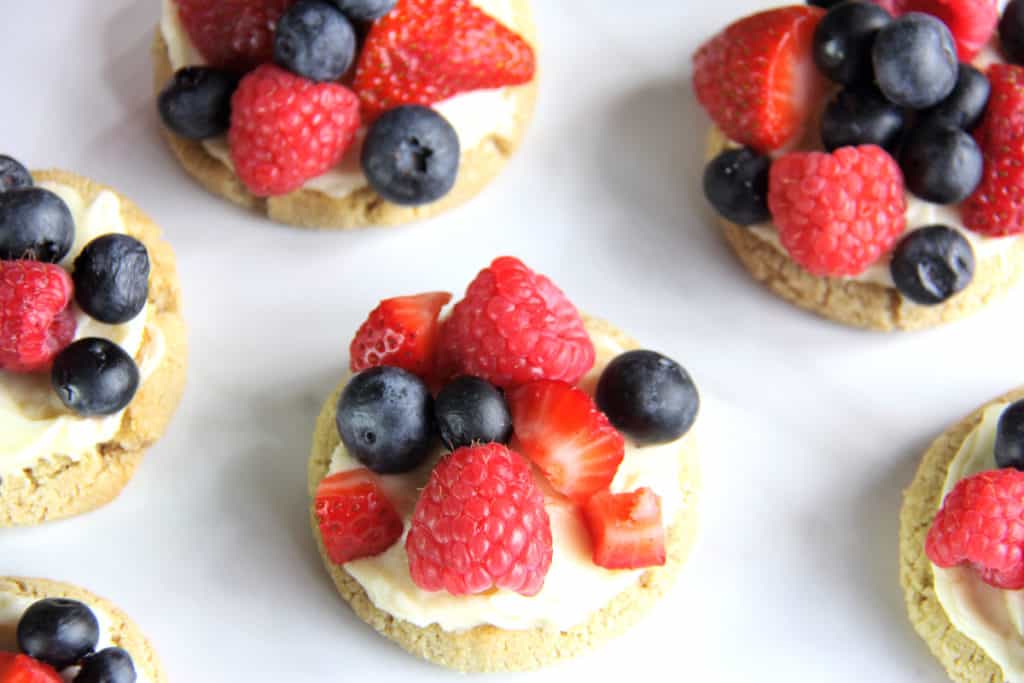 Gluten-Free-Fruit-Cookie-Pizza-Close-Up