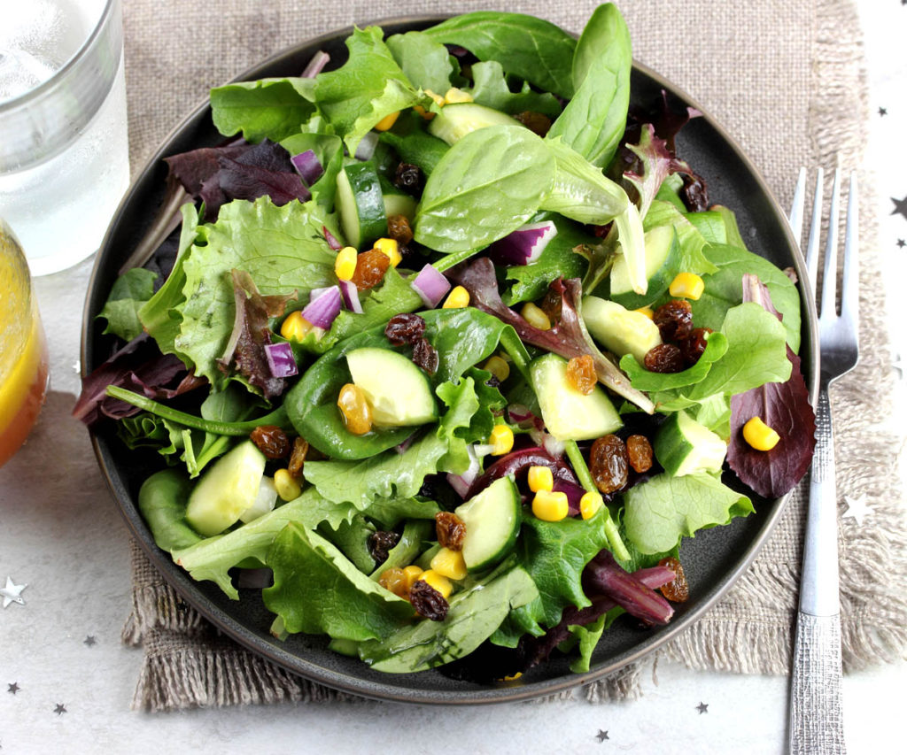 Accompaniment Salad with Star Table Scatter