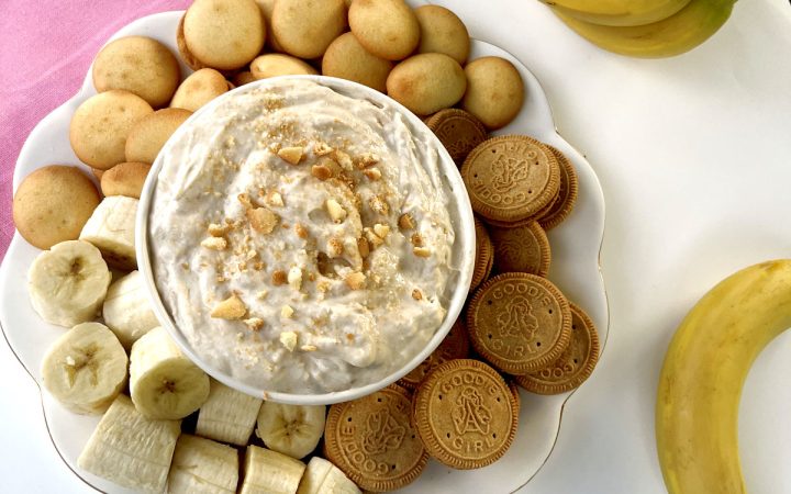 Banana Pudding Dip with Pink Napkin and Dippers