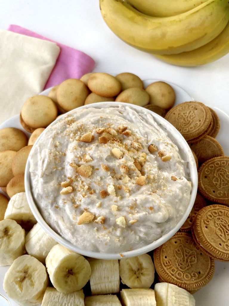 Banana Pudding Dip with Pink and Tan Napkins and Dippers